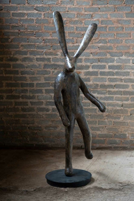 Traveller B (on 1 foot) | Bronze | 165x57x50 | Guy Du Toit
